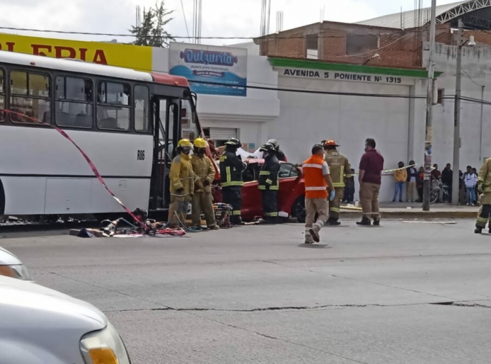 Matrimonio muere impactado por camión, hijita sobrevive 